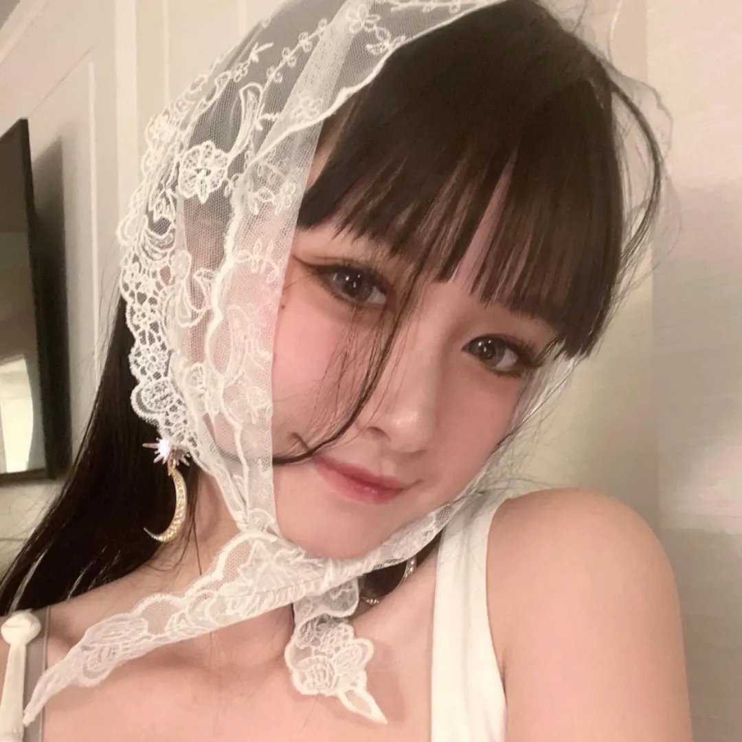 模仿女孩